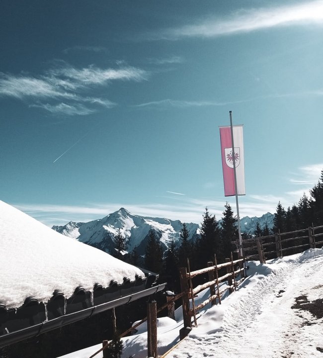 Winterwandern im Sonnenschein 04.jpg