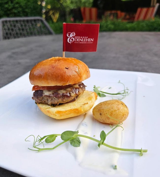 Burger Time im Edenlehen 01.jpg