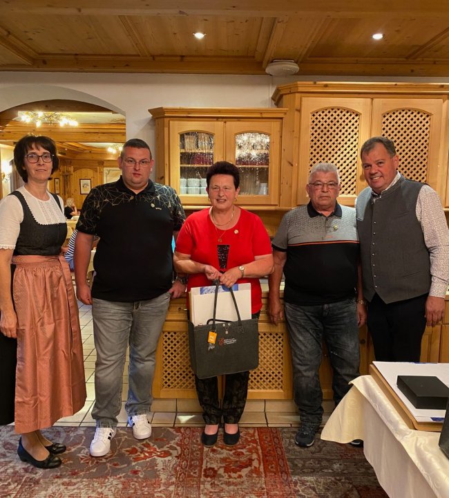 Ehrung Familie Karin, Dieter, Andre Finn.jpg