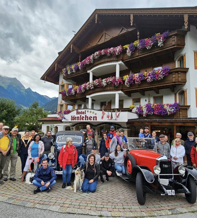 Oldtimer im Edenlehen 01.jpg