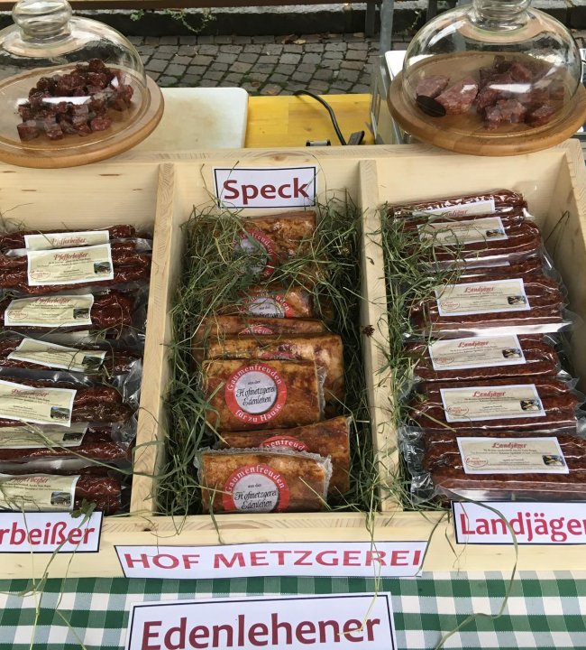 Zillertaler Bauernmarkt 02.jpg