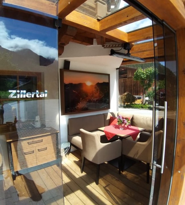 Edenlehen_Smoking_Lounge_01.jpg