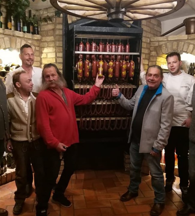 Zillertaler Musikanten Wurst 06.jpg