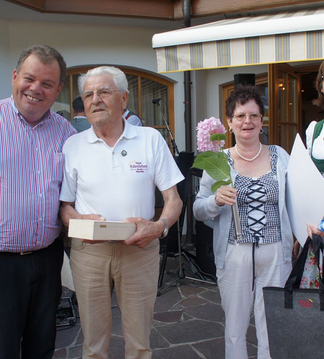 Ehrung_Krewer_01.jpg