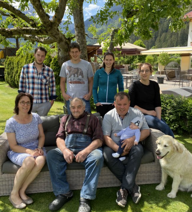 Muttertag_Familie_01-w1000-h1000.jpg