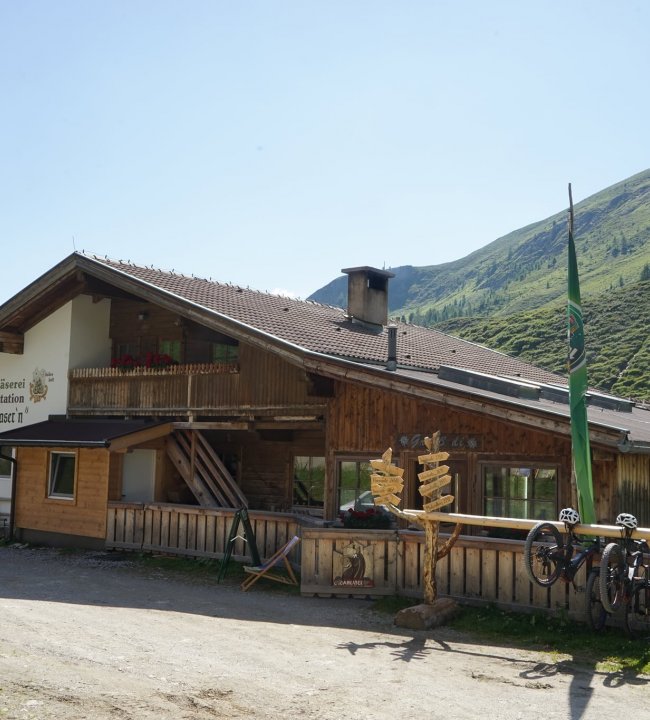 Stoankasern Sommer 01.jpg