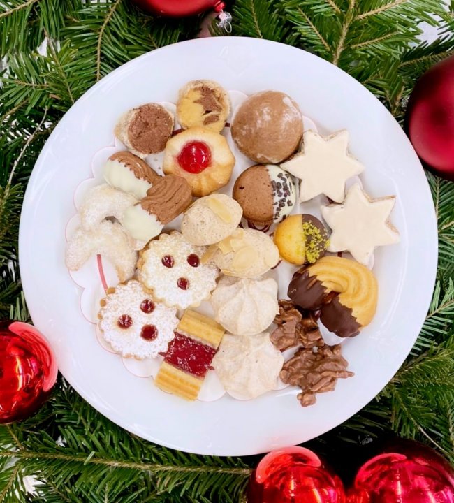 Weihnachtsbäckerei 01.jpg
