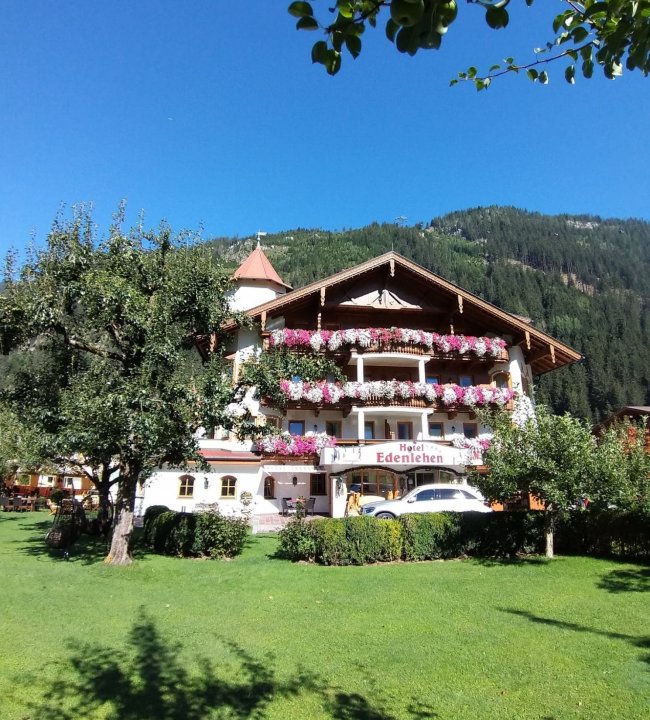 Bltzblau 01.jpg