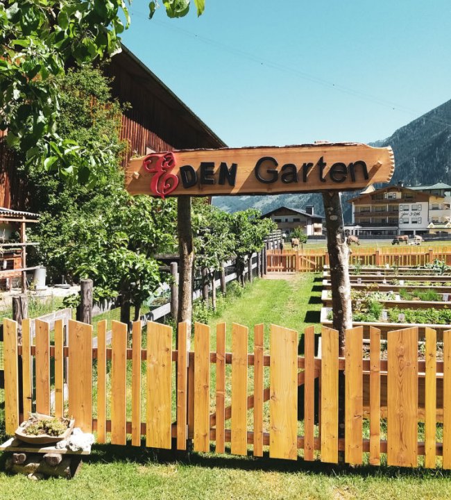 Der Eden Garten 01.jpg