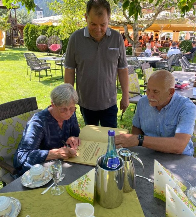 Gästeehrung Fehrenbach 03.jpg