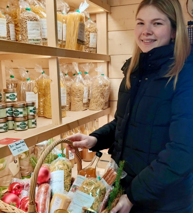 Hofladen Edenlehen Geschenkskorb 04.jpg