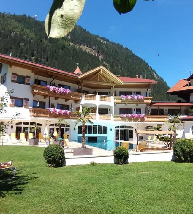 Pool verliebt 02.jpg