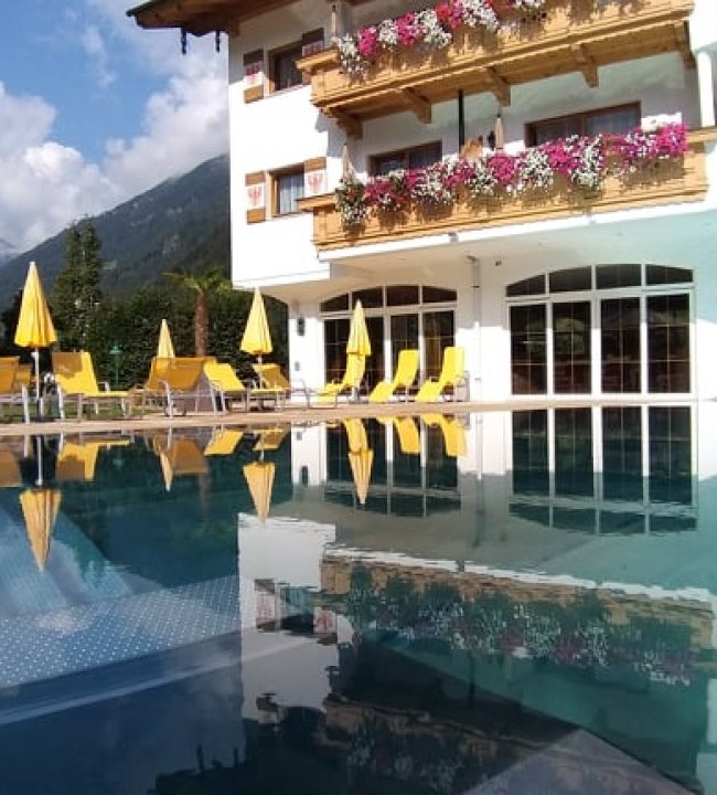 pool 2.jpg