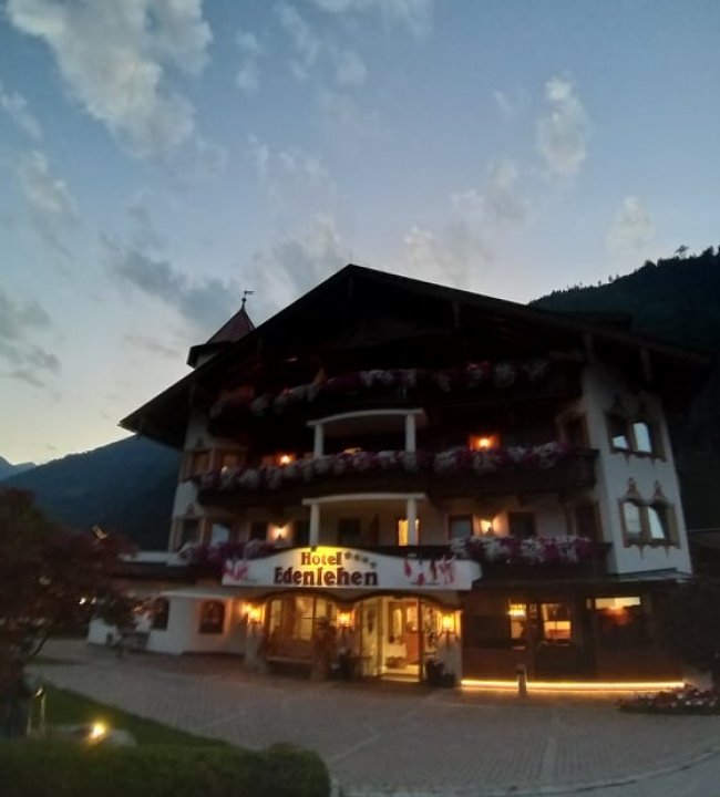 Ein Sommernachtstraum 02.jpg