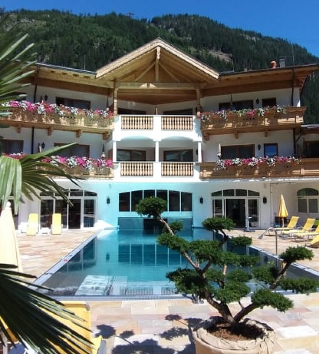 pool 5.jpg
