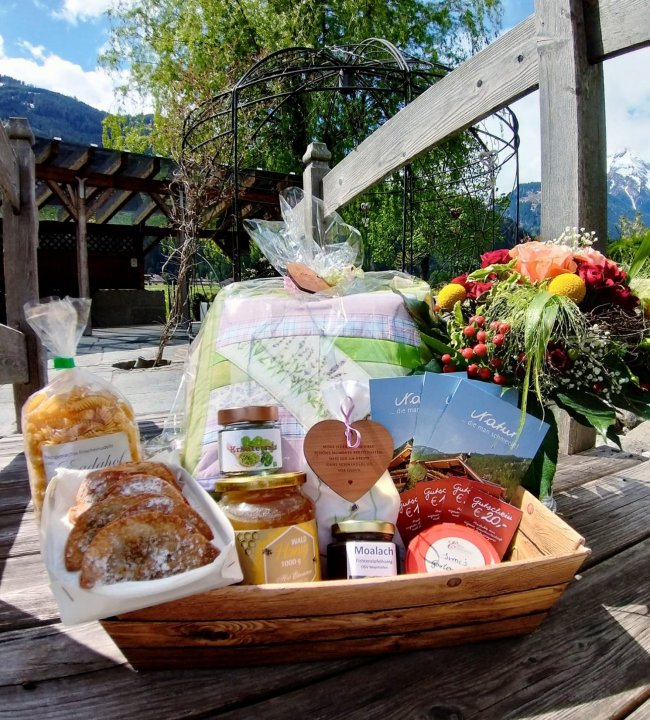 Geschenk aus Liebe vom Hofladen Edenlehen.jpg